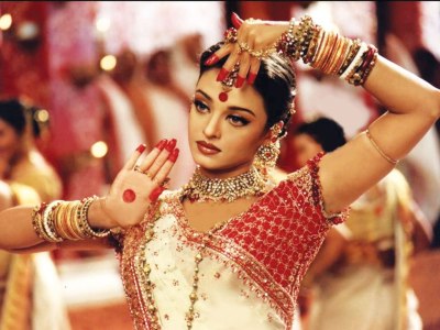Aishwarya Rai looks so resplendent in this look for the movie Devdas